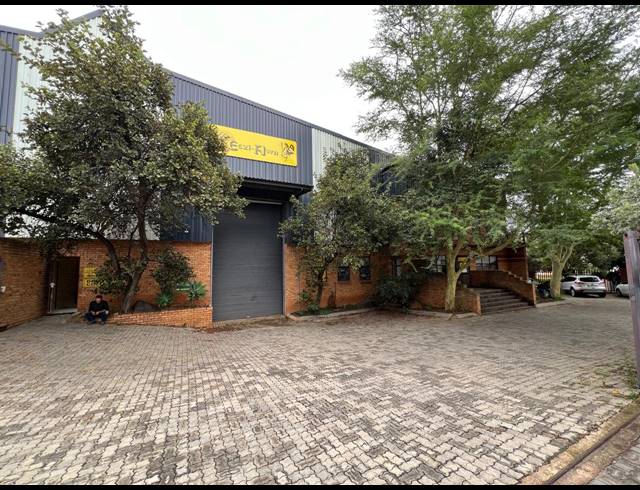 2,499M² WAREHOUSE TO LET IN LASER PARK